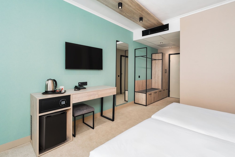 Deluxe Twin Room, City View