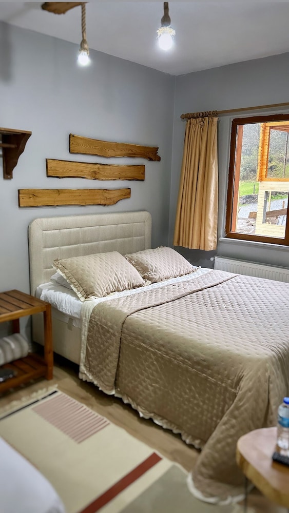 Economy Triple Room