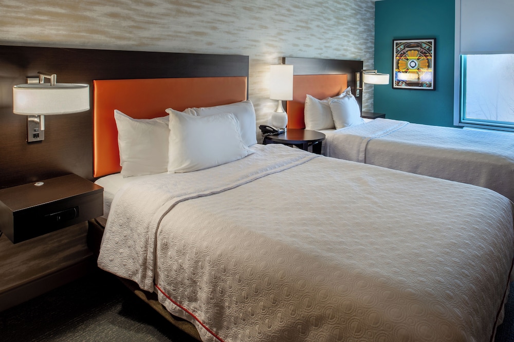 Studio, 2 Queen Beds, Accessible, Non Smoking (Hearing)