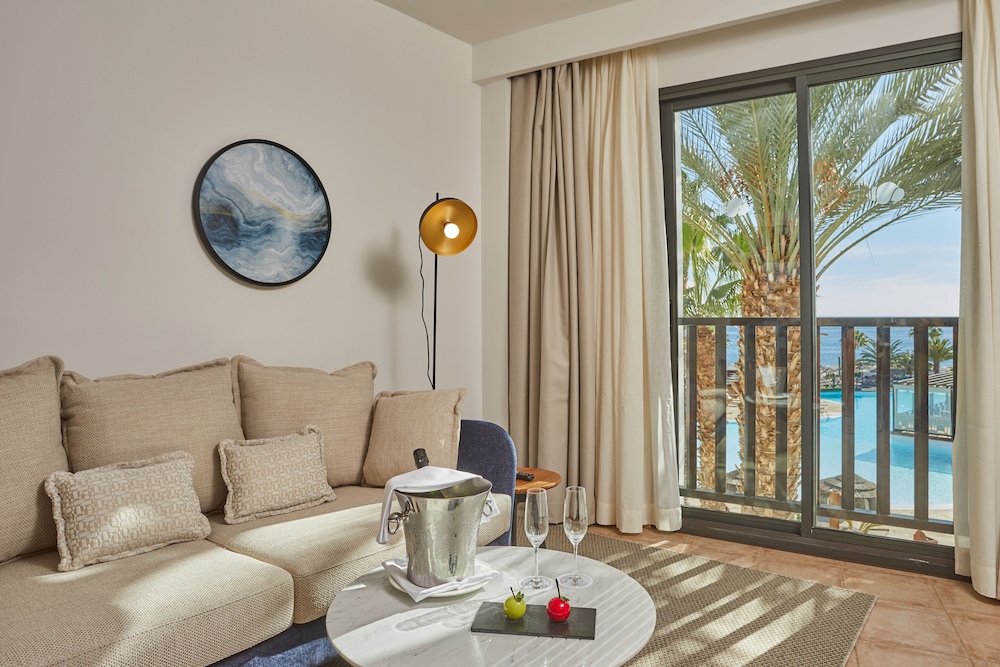 Suite, Terrace, Partial Sea View (Preferred Club) thumbnail 5