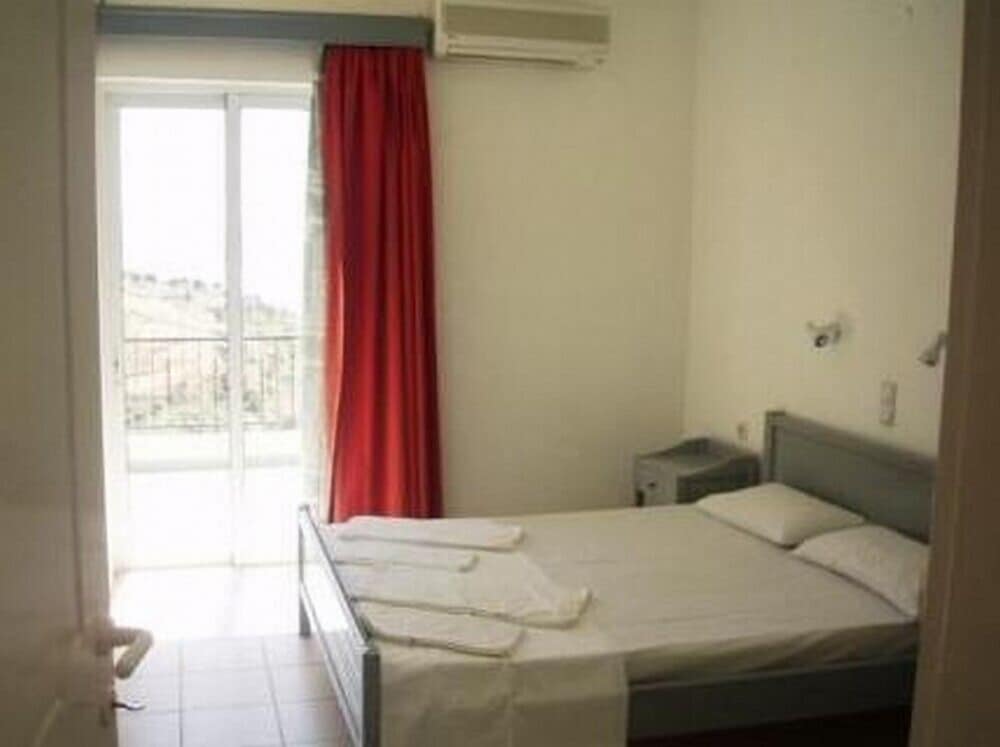 Basic Studio, 2 Twin Beds, Sea View photo 3