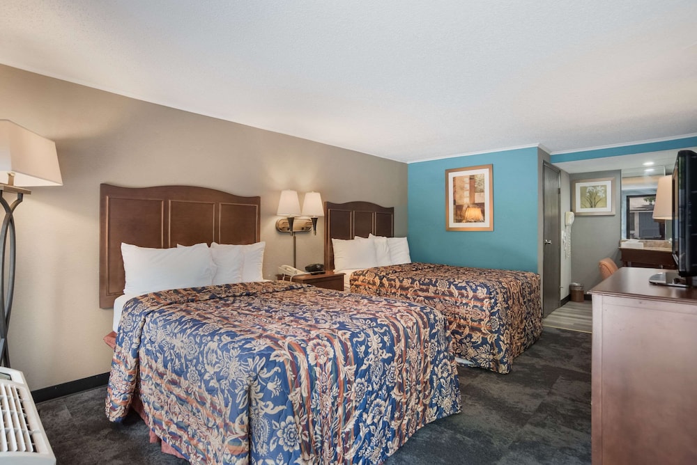 Room, 2 Double Beds, Accessible, Non Smoking - Photo 1