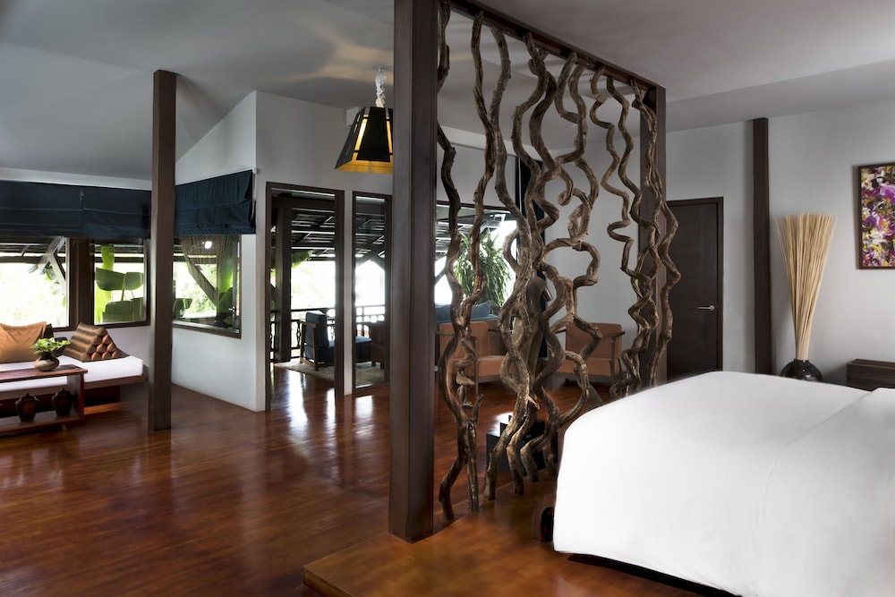 Home Suite Villa photo 2