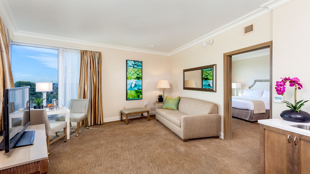 Suite, 1 Bedroom, Balcony