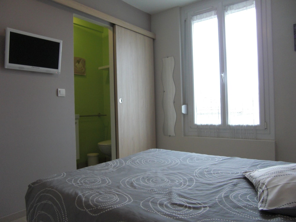 Double Room - Photo 6