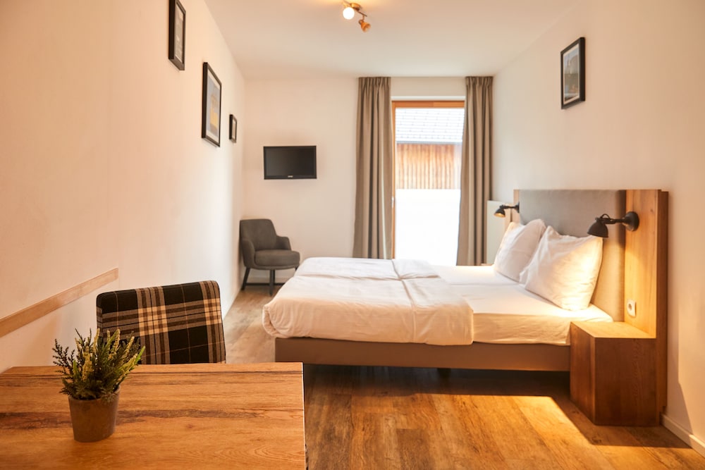 Room (Hotel)