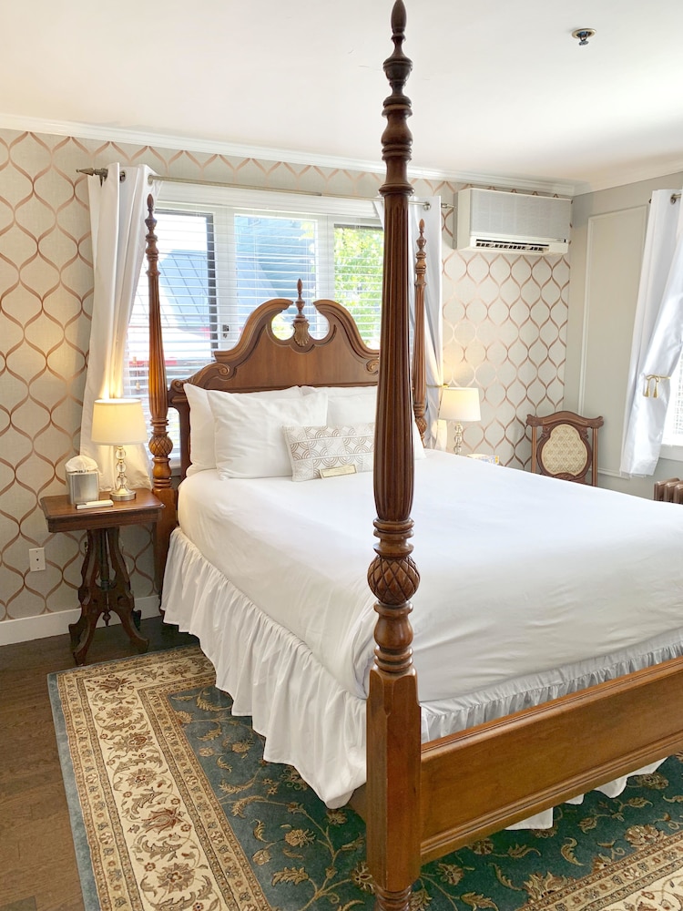 Standard Room, 1 Queen Bed photo 1