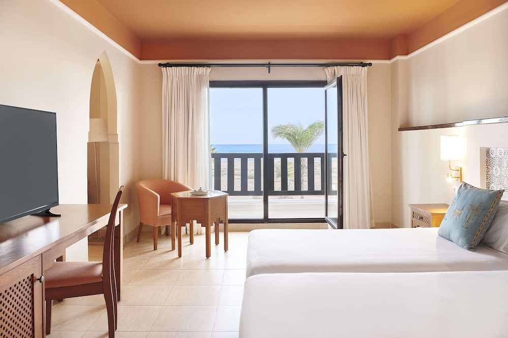 Junior Suite, Beachfront - Photo 8