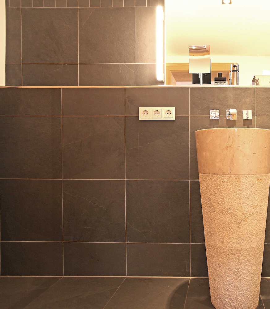 Premium House (Basement & Belle Etage Gut Stohrerhof) photo 3