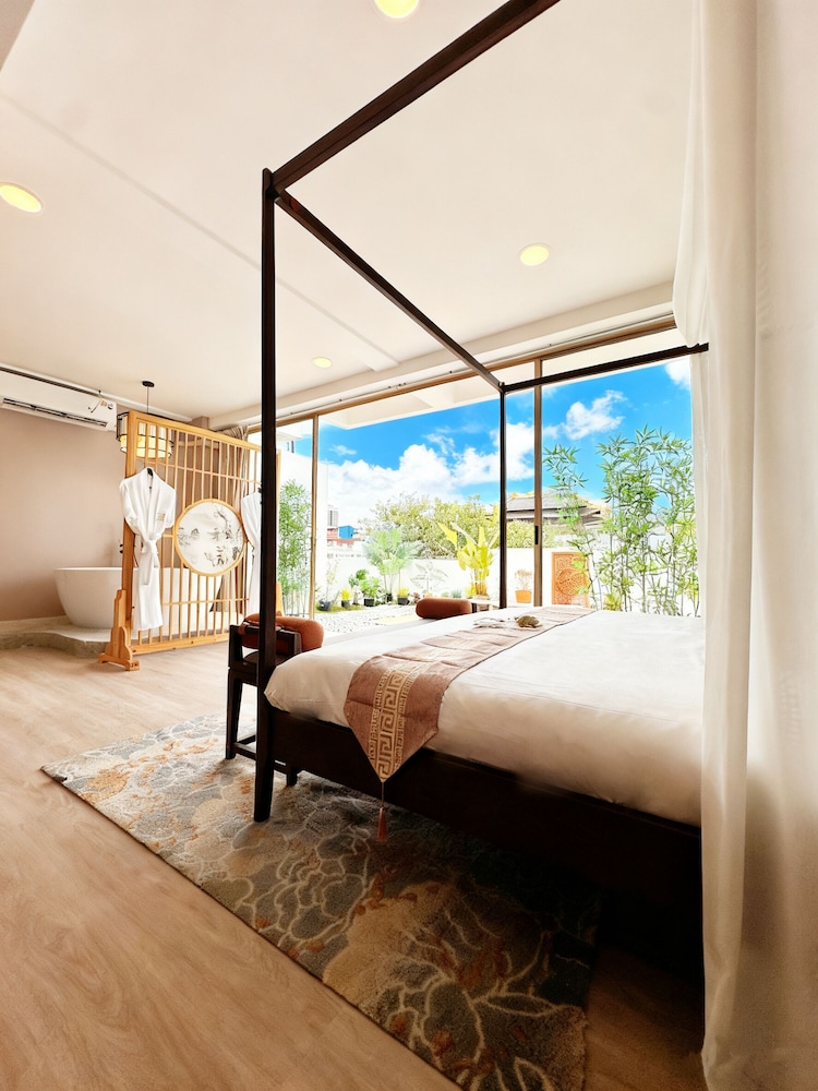 Luxury Double Room, Garden View
