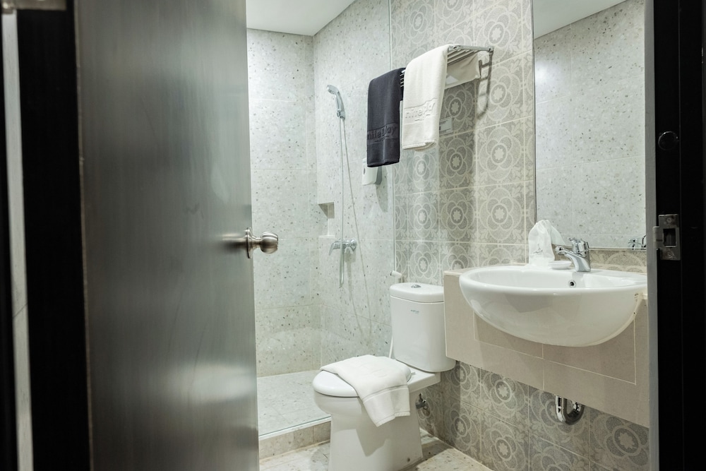 Double or Twin Room - Photo 2
