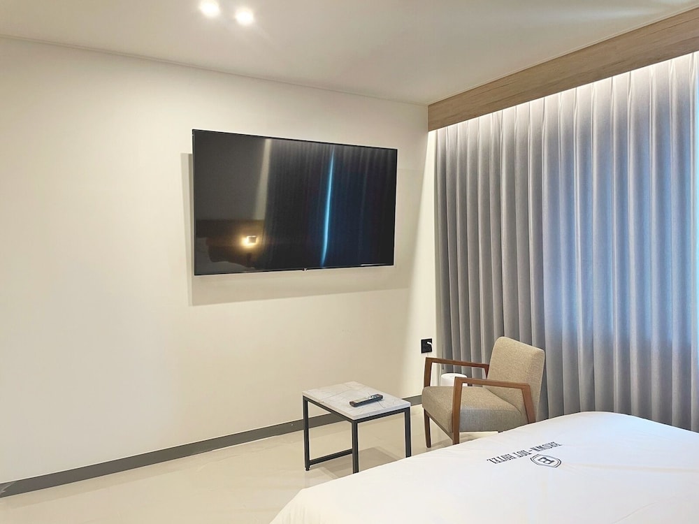 Business Double Room [Unavailable Breakfast on Monday & Public Holiday] - Photo 6