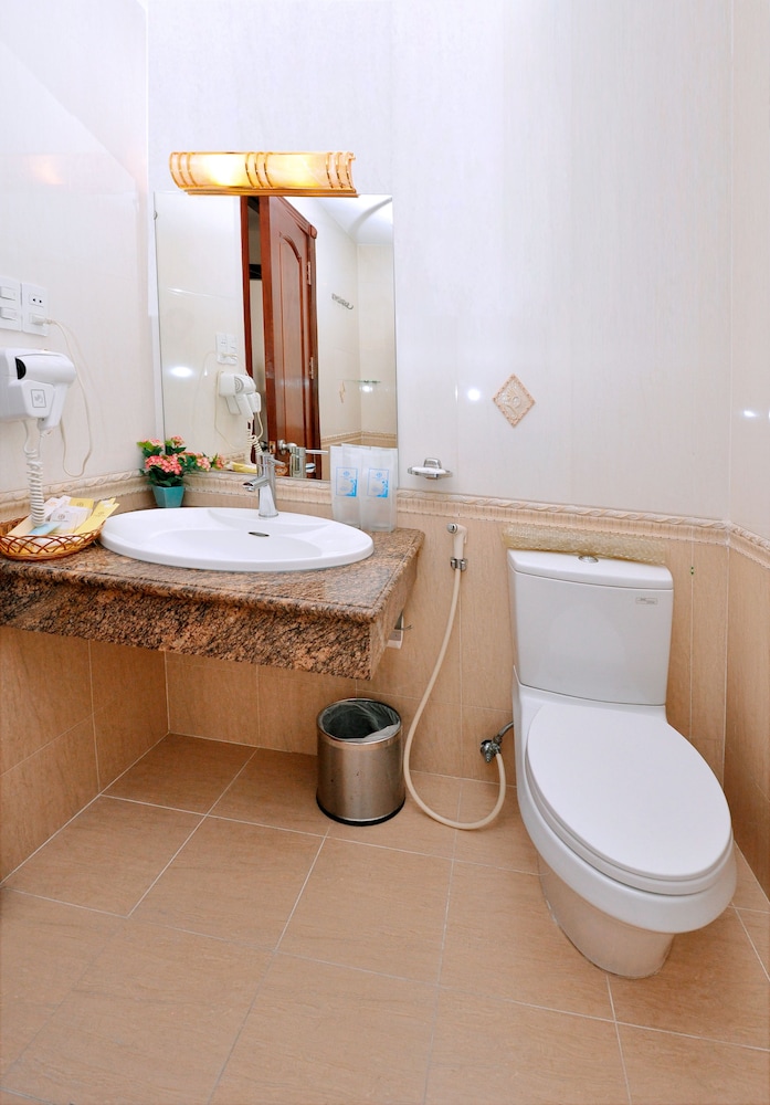 Standard Double Room, 1 Queen Bed, City View photo 2