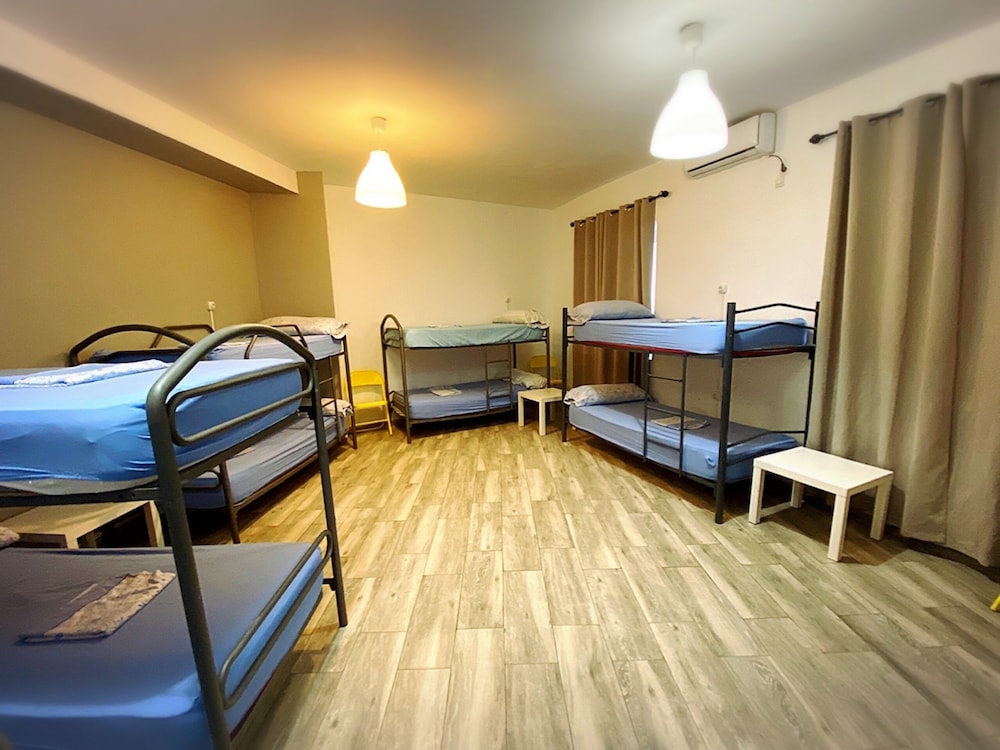 Dormitorio compartido básico, Dormitorio mixto