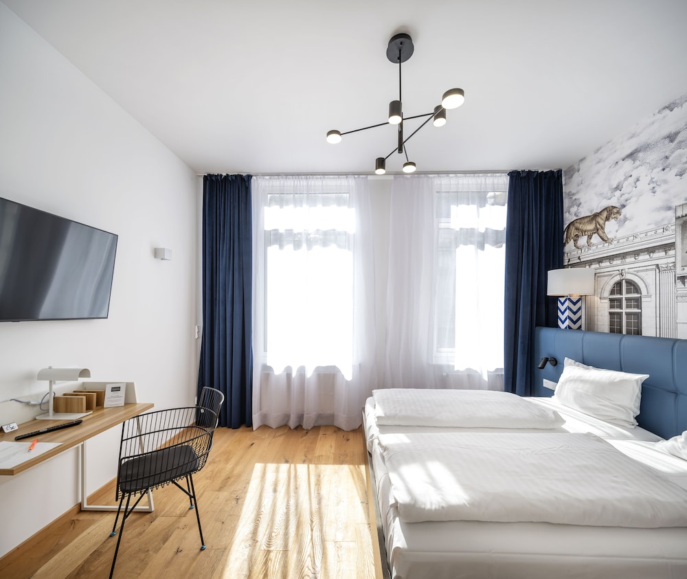 Double Room - Photo 25