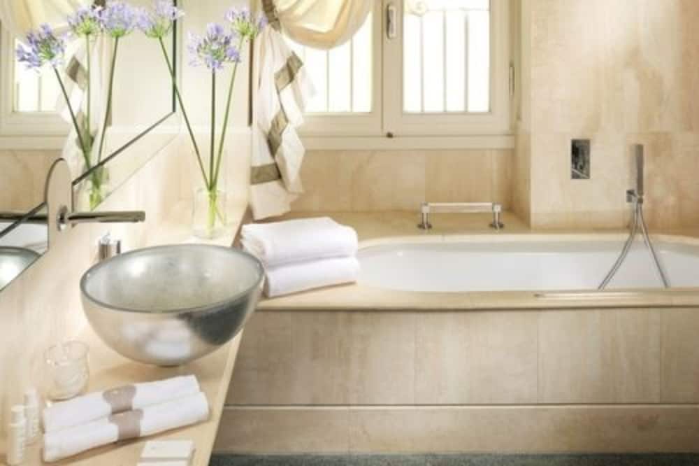Superior Room, Executive Level - Photo 3