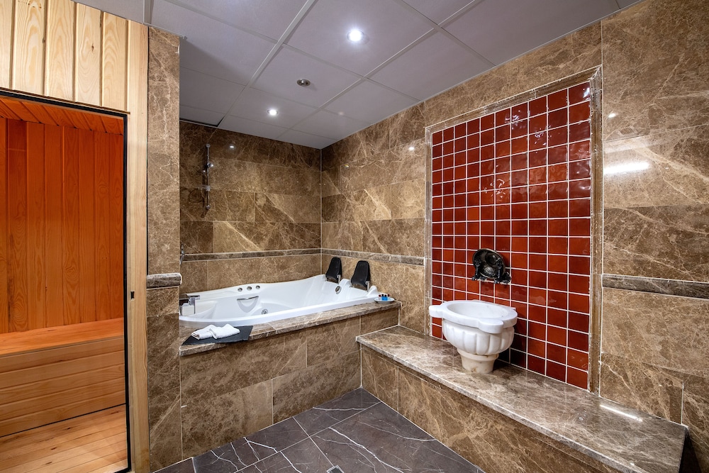 Queen - Hamam, Sauna, Jakuzi, Somine photo 2