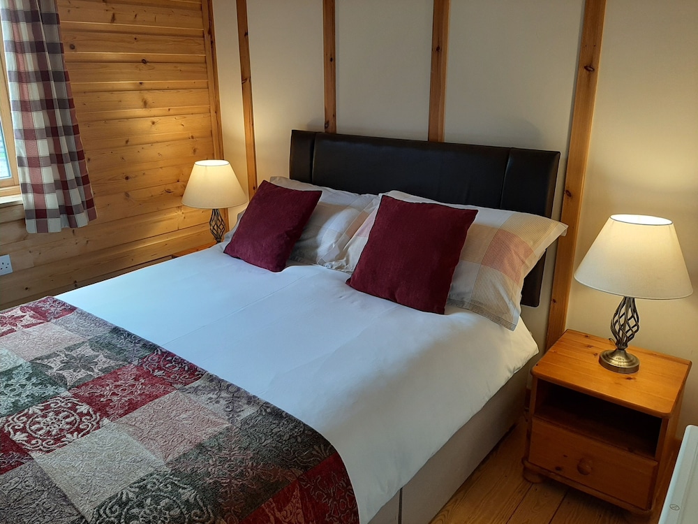 Chalet, 4 Bedrooms (Tay - up to 1 dog allowed) photo 3