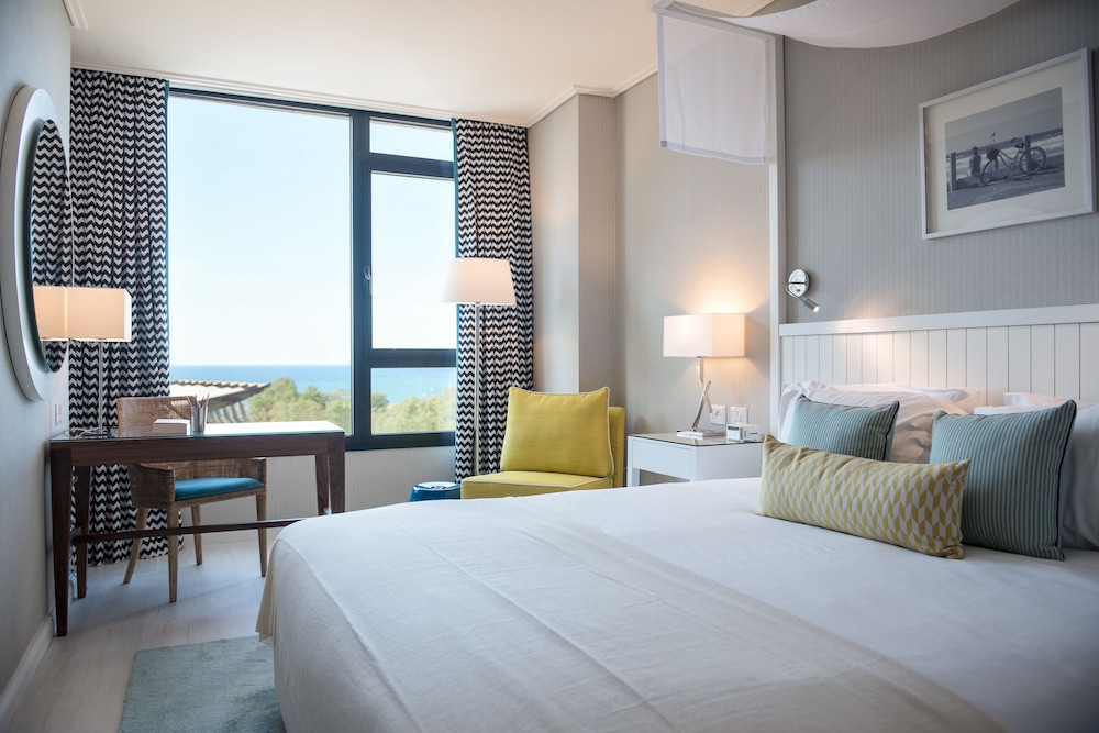 Classic Double or Twin Room, Sea View - Photo 1