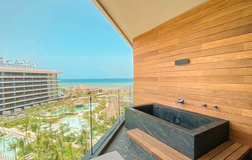 Preferred Club Junior Suite Double Ocean View