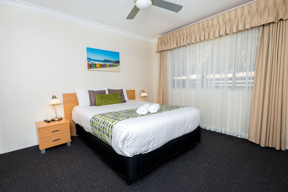 Two Bedroom w/ Balcony