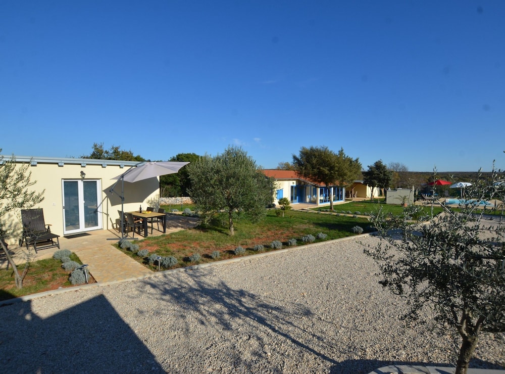 House (Three Bedroom Holiday Home with Pool)