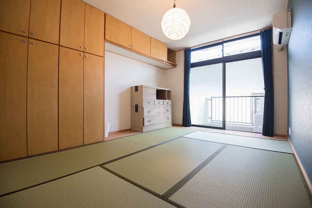Japanese-style triple room (futon room)