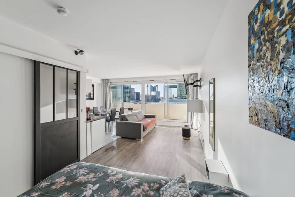 Apartment photo 2