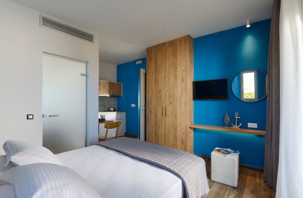 Junior Suite with Garden View - Photo 2