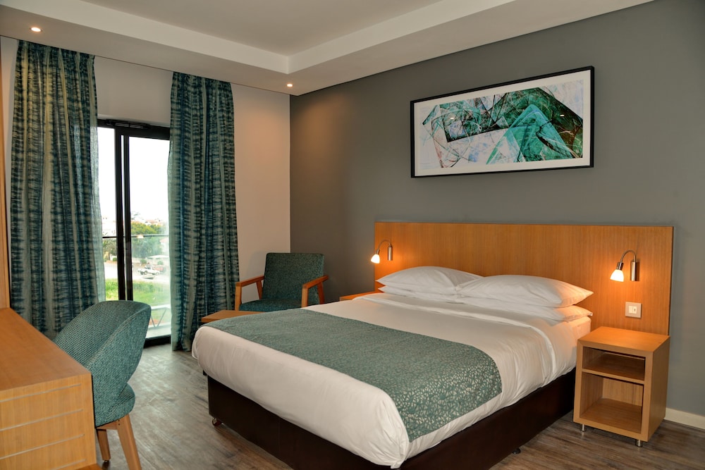 Double Room, Non Smoking - Photo 6