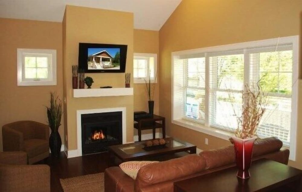 Premium Cottage, 4 Bedrooms, Kitchen (3 Queen, Queen sofa, 4 Twin) photo 2
