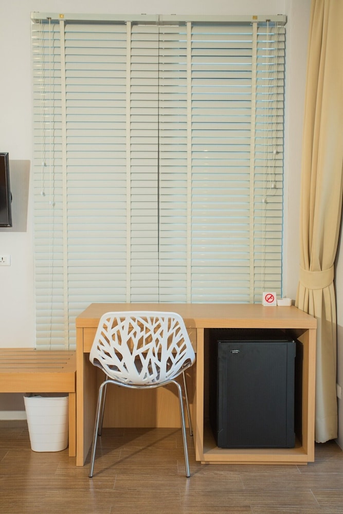 Deluxe Double Room, Balcony, City View photo 2