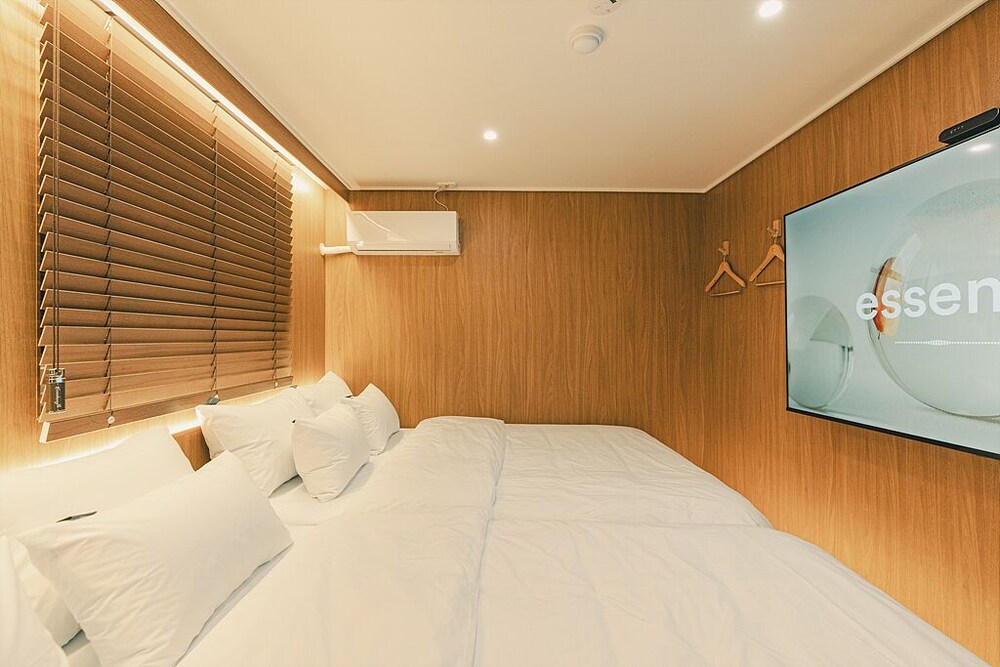 Signature Room, Non Smoking