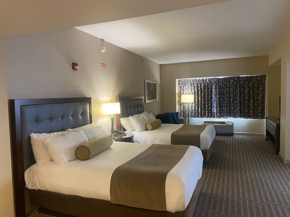 ADA Room 2 Queen beds and Roll In Shower