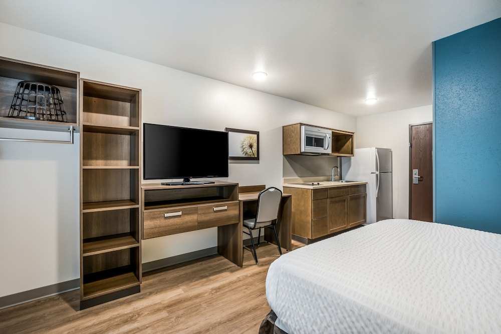 Basic Single Room, 1 Queen Bed, Accessible, Non Smoking photo 1
