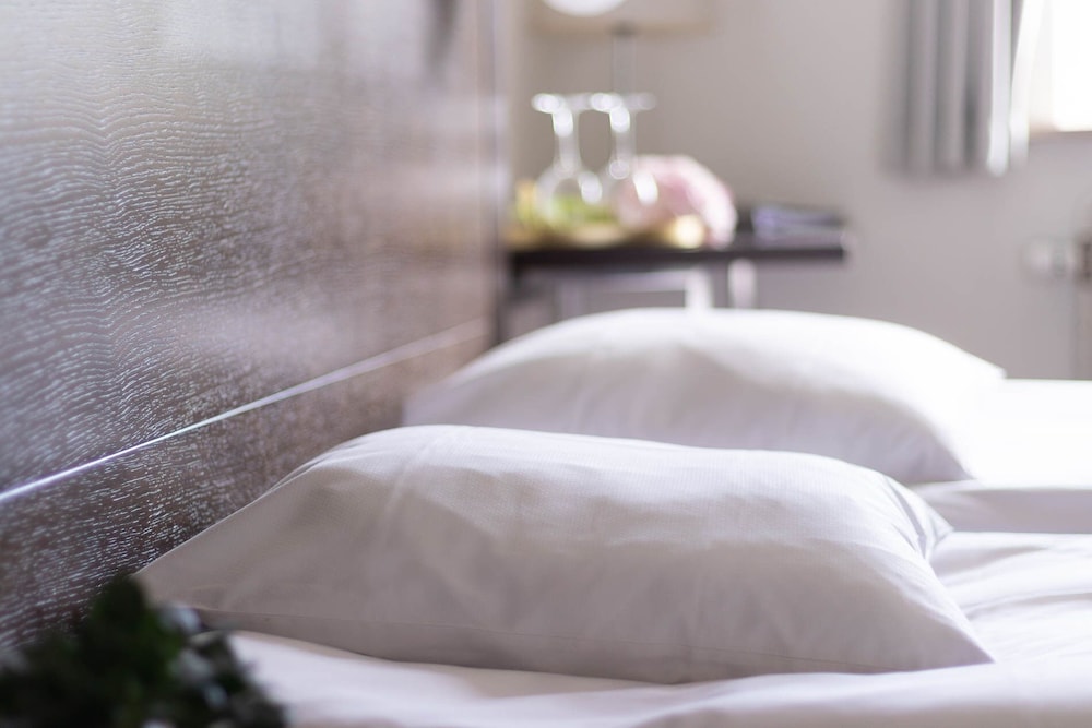 Classic Room, 1 King Bed photo 2