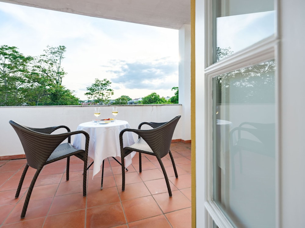 Charming Room with Terrace thumbnail 6