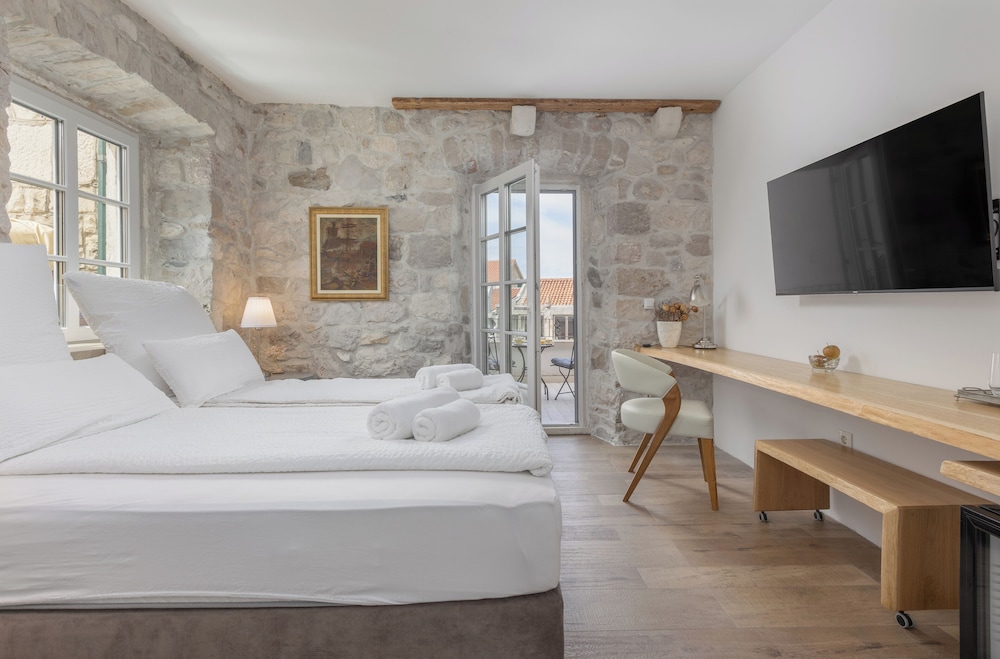 Deluxe Double Room, Garden View