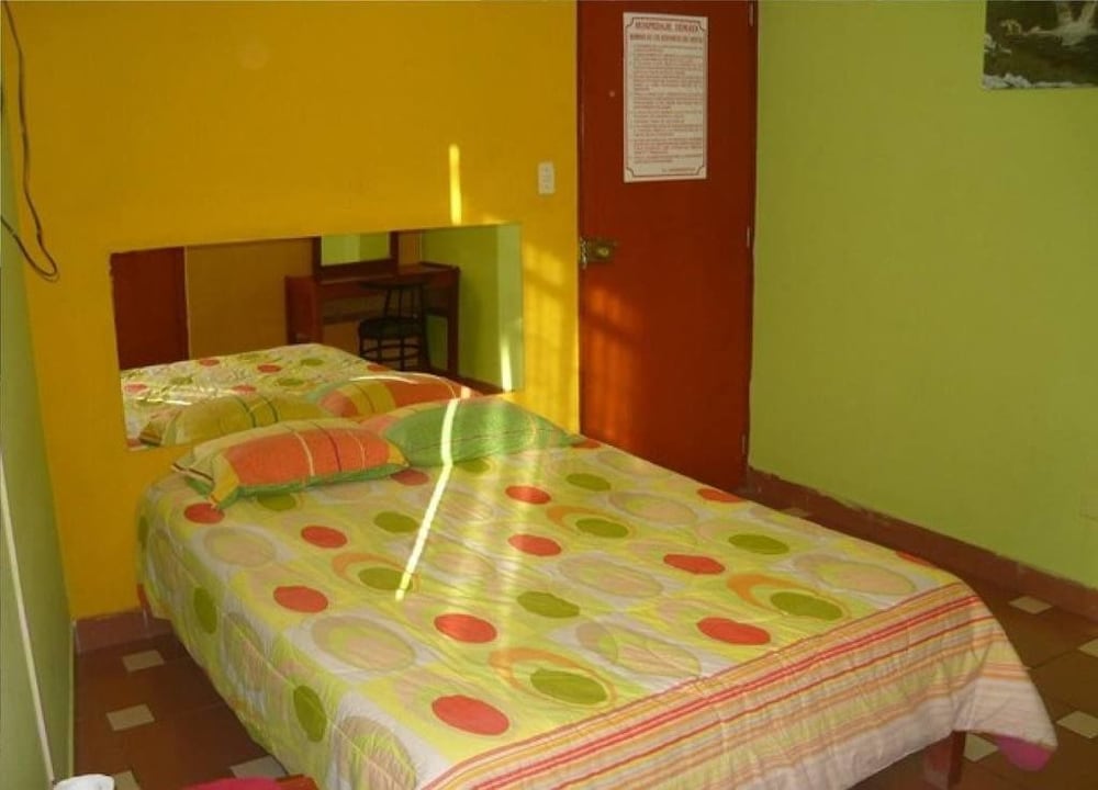 Single Room, Shared Bathroom photo 2