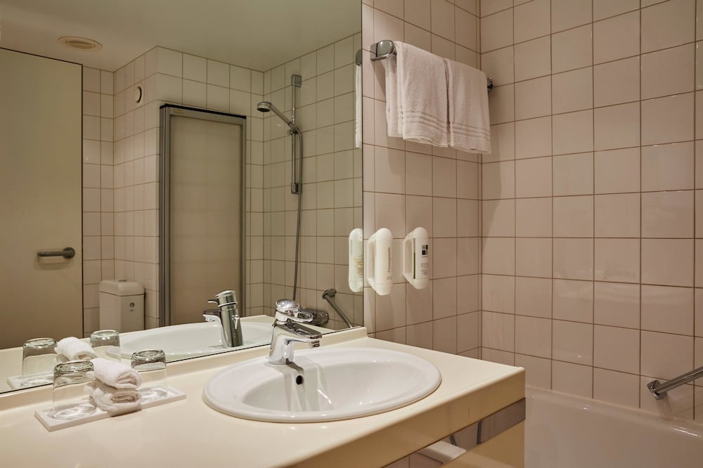 Family Deal (2 rooms next to each other) thumbnail 6
