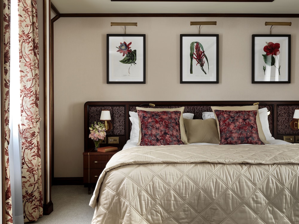 Junior Suite Main House 1 King Bed