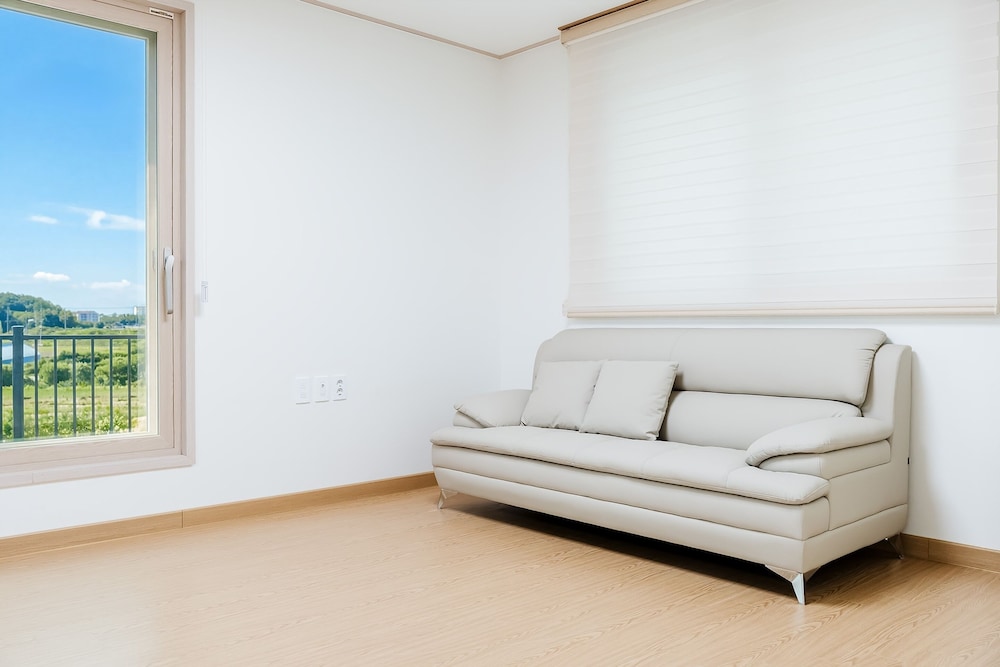 Basic Room, 3 Bedrooms (Private Cottage, 2-1)
