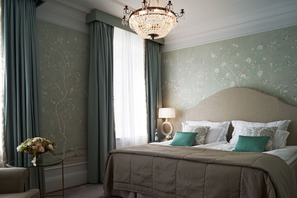 Superior Room (Facing Side Street or Courtyard) photo 1