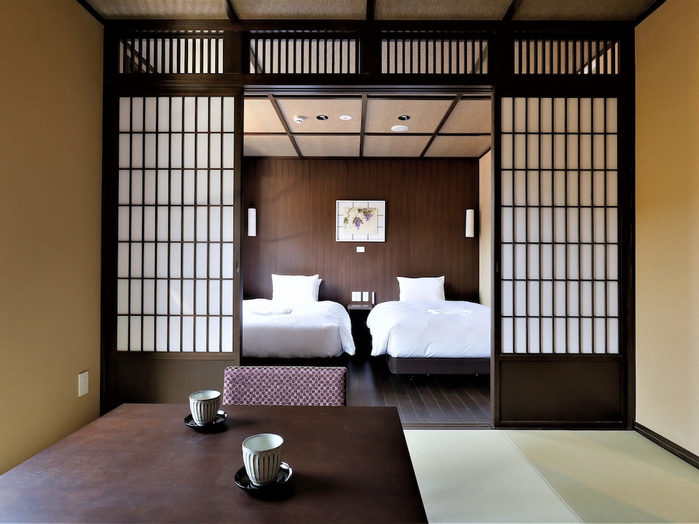 Superior Japanese-style room+Western-style twin room