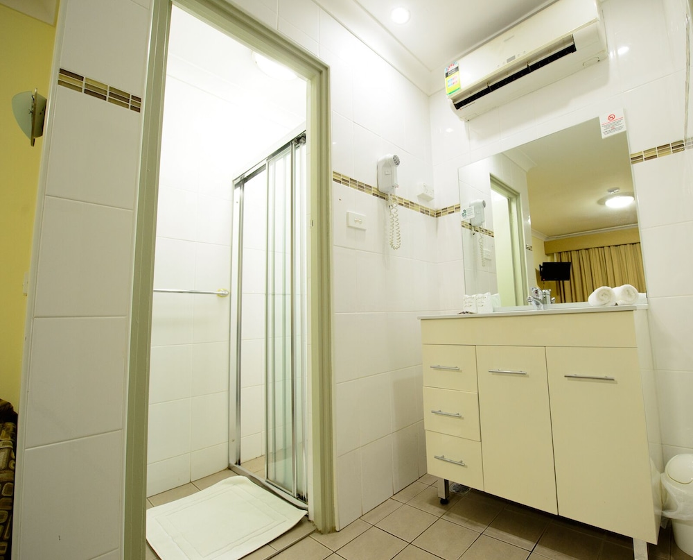 Standard Twin Room photo 2