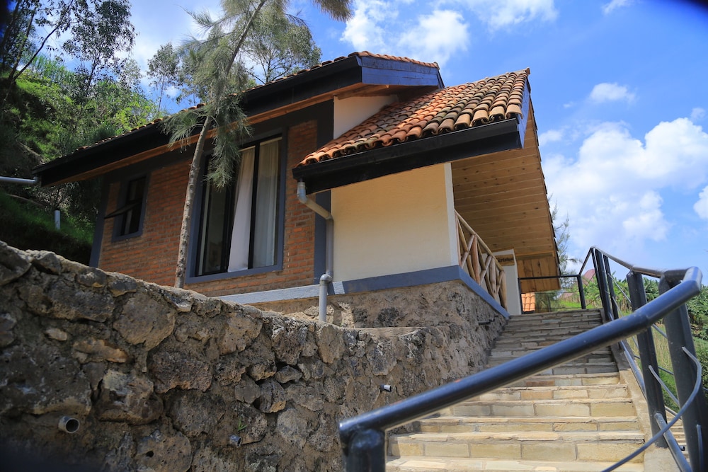 Standard Double Room Single Use, 1 Bedroom, Balcony, Lake View photo 2