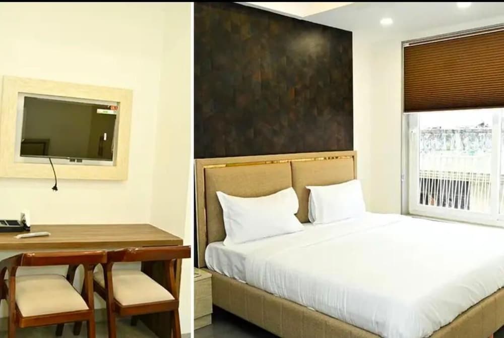 Premium Double Room, City View