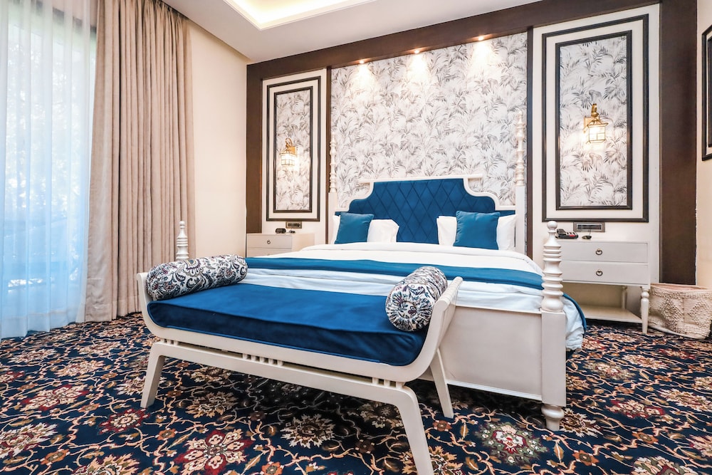 Silver Suite