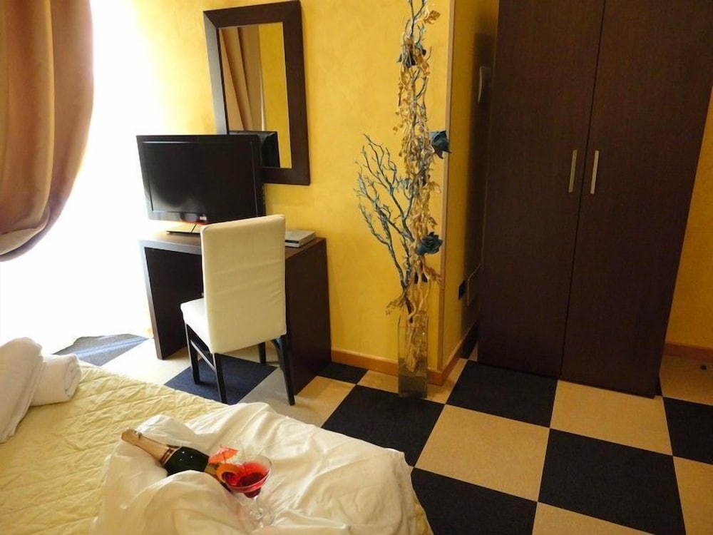 Triple Room - Photo 9