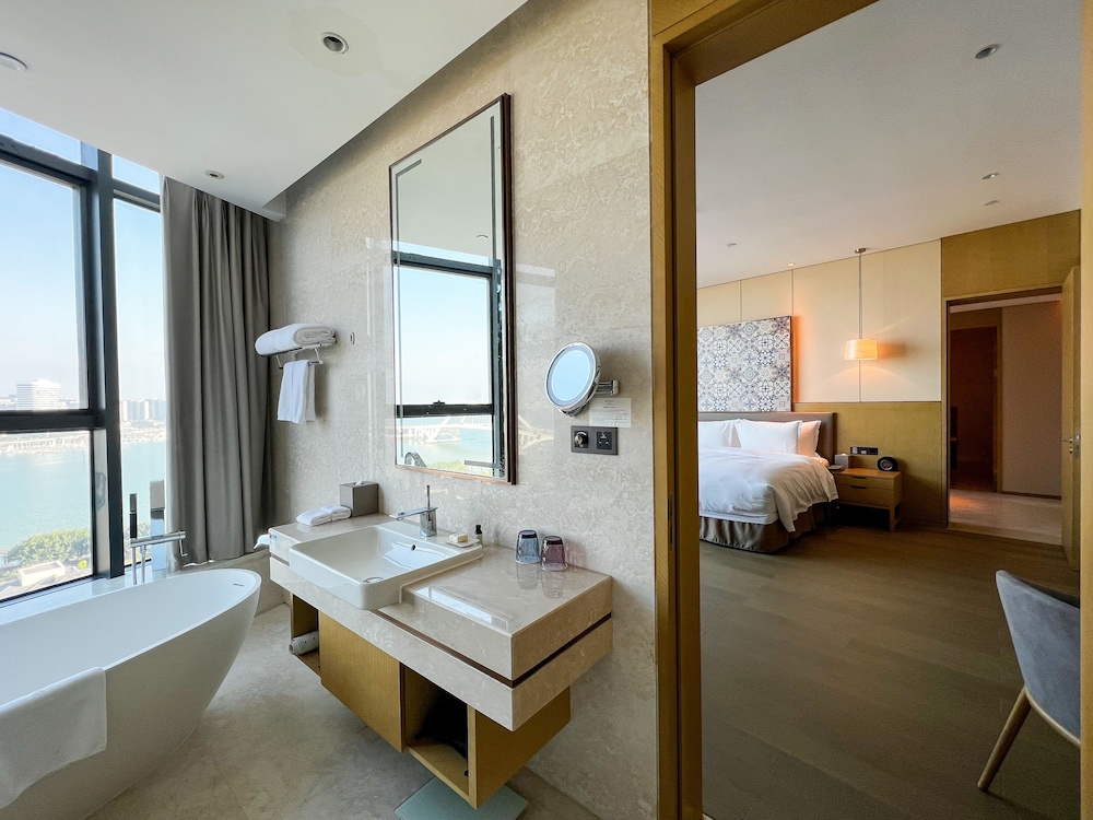 Family Suite, Multiple Beds, Non Smoking, Bay View photo 1
